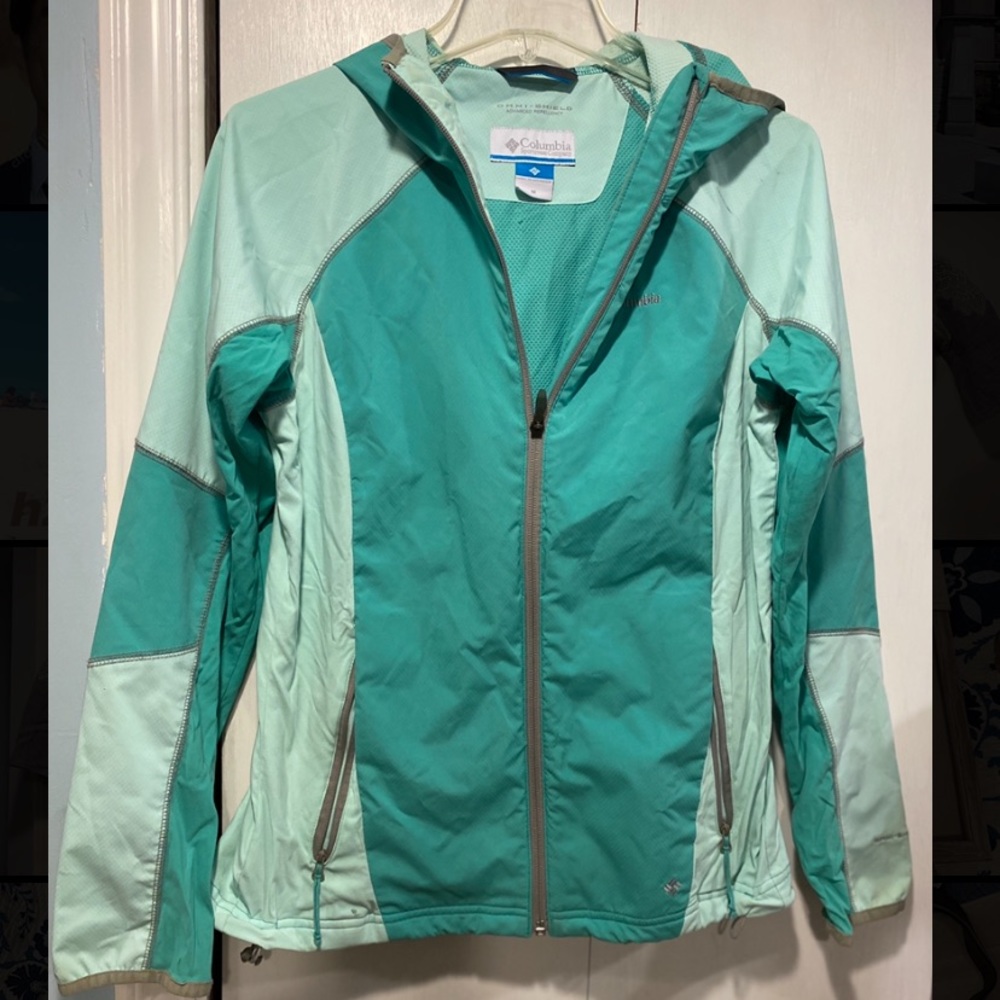 Columbia Rain Coat